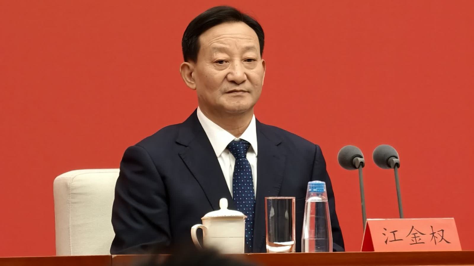 四中全會最重要成果：審議通過《中共中央關(guān)於制定國民經(jīng)濟(jì)和社會發(fā)展第十五個五年規(guī)劃的建議》