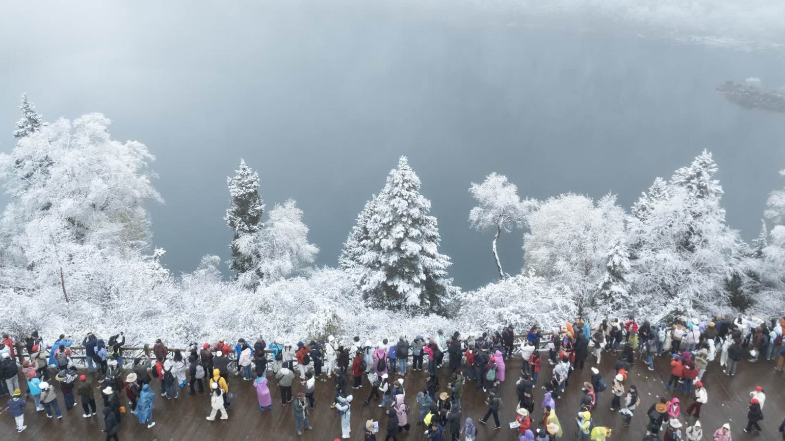 九寨溝迎來降雪