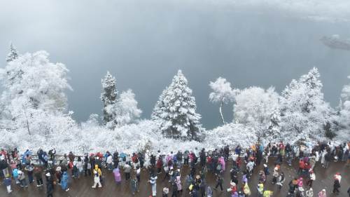 九寨溝迎來降雪