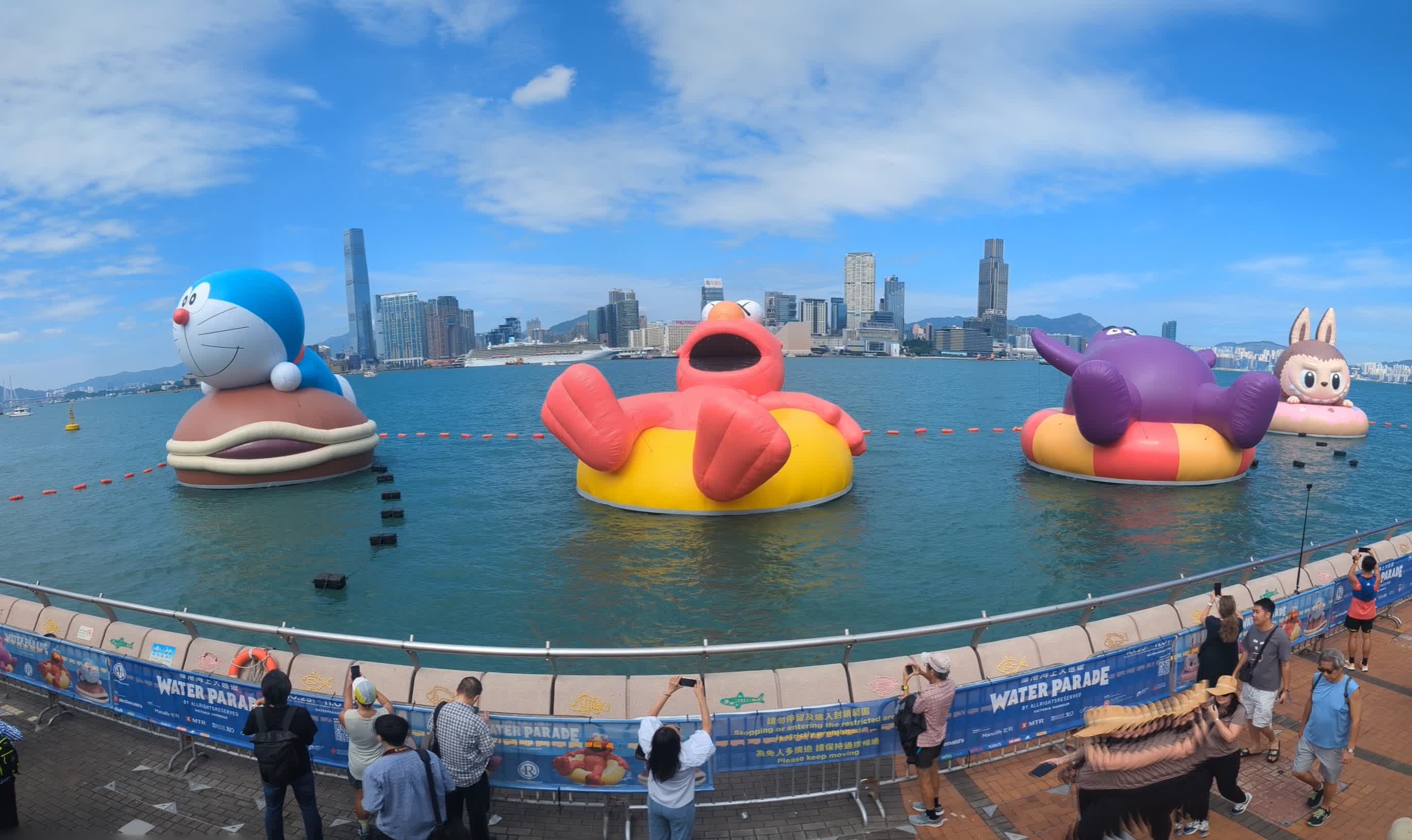 「維港海上大巡遊」今啟航 巨型多啦A夢等震撼亮相 - 香港 - 香港文匯網