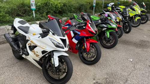 西九交警嚴打非法改車及賽車 拖走8輛電單車扣驗 西九交警嚴打非法改車及賽車 拖走8輛電單車扣驗