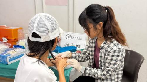 基孔肯雅熱│新增3個案 五旬女患者為鳳德邨學校員工 感染源頭未明 基孔肯雅熱│新增3個案 五旬女患者為鳳德邨學校員工 感染源頭未明