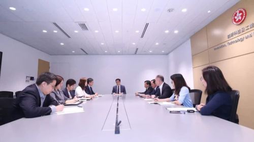 創(chuàng)新科技及工業(yè)局舉行團(tuán)隊(duì)會議　學(xué)習(xí)貫徹二十屆四中全會精神