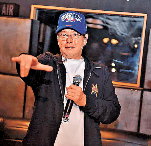 譚詠麟誓要與歌迷唱爆澳門騷