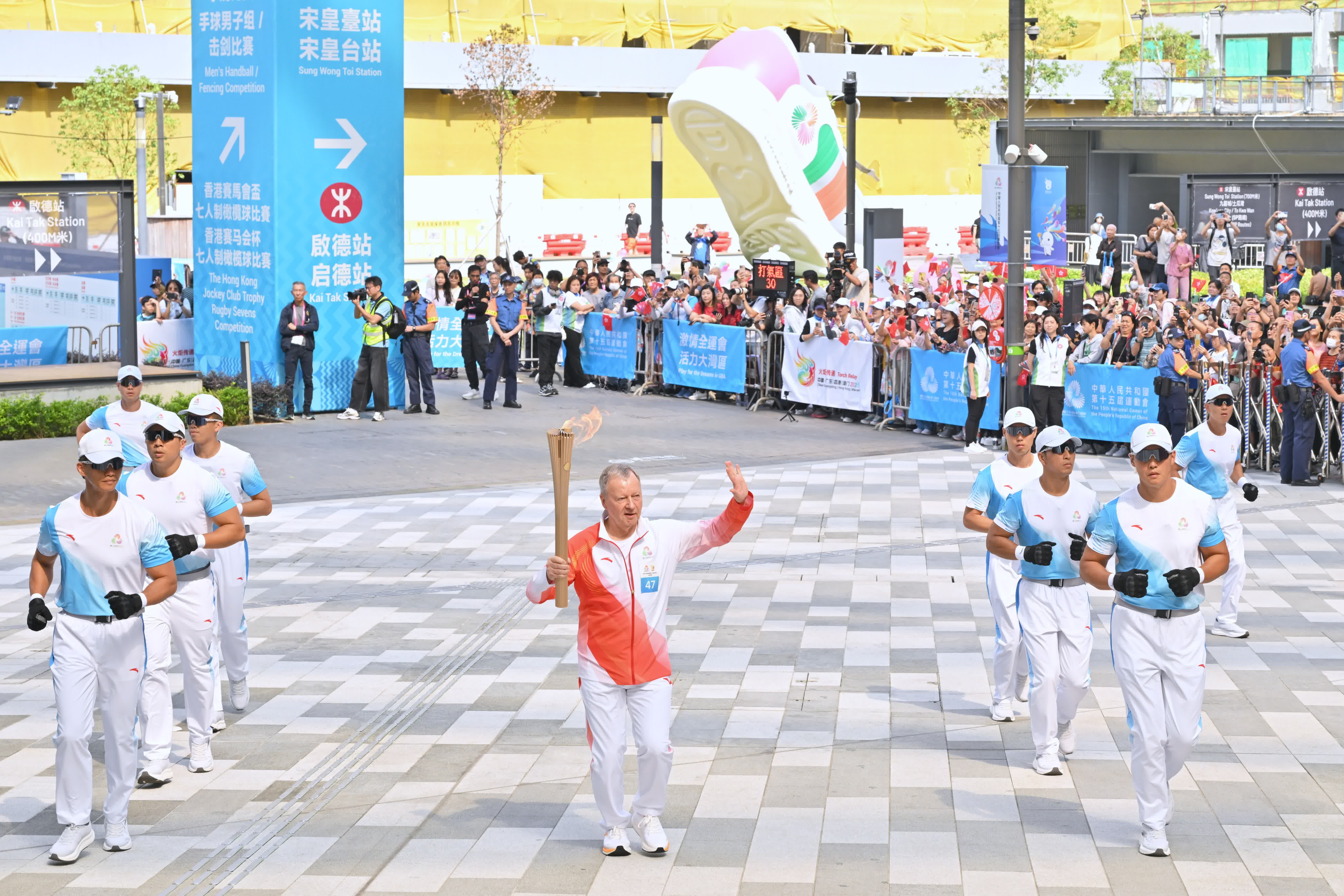 火炬手47：應家柏