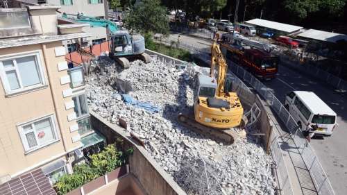 元朗拆屋塌牆壓斃女工 屋宇署：地盤雖獲豁免呈報工程仍需確保清拆安全