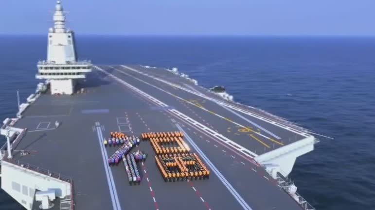 （有片）軍歌嘹亮　場面太震撼！福建艦官兵高唱當那一天來臨