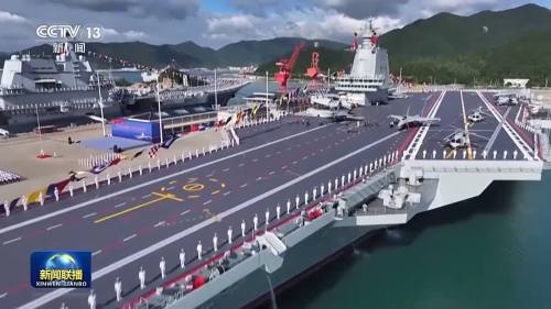 習近平主席出席福建艦入列授旗儀式並登艦視察引發熱烈反響