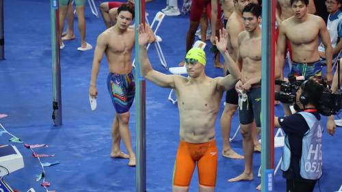 十五運 | 孫楊向看台觀眾揮手示意