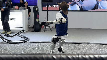 （有片）高交會丨一起搖擺！看機器人鬥舞！