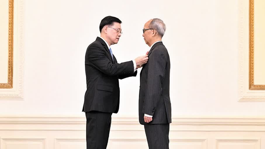 2025勳銜頒授典禮　405人出席受勳