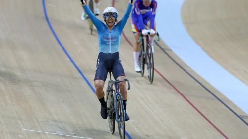 十五運│羅淑佩讚李思穎拼勁十足 奪自行車第三面金牌