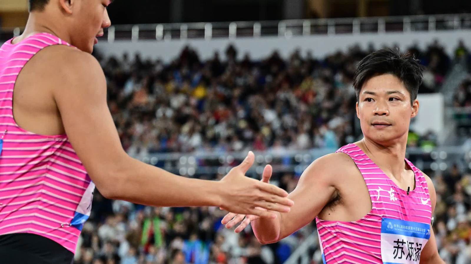 十五運｜男子4×100米決賽　蘇炳添謝幕戰後繞場一周揮手告別