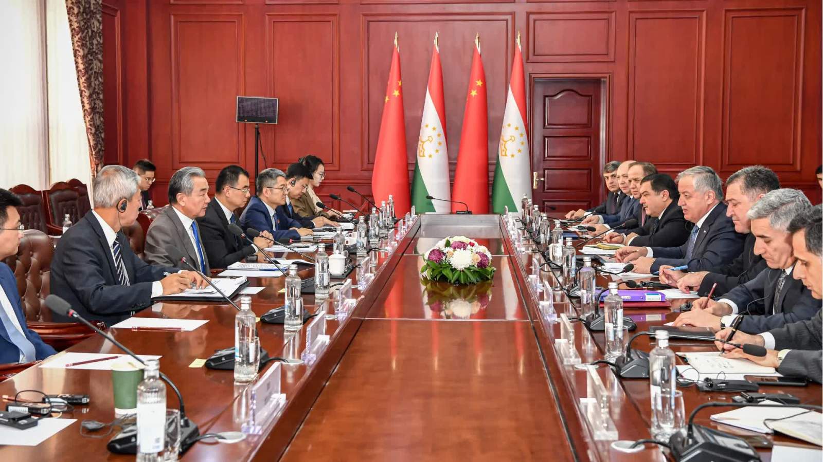 王毅：日本現職領導人越了不應碰的紅線