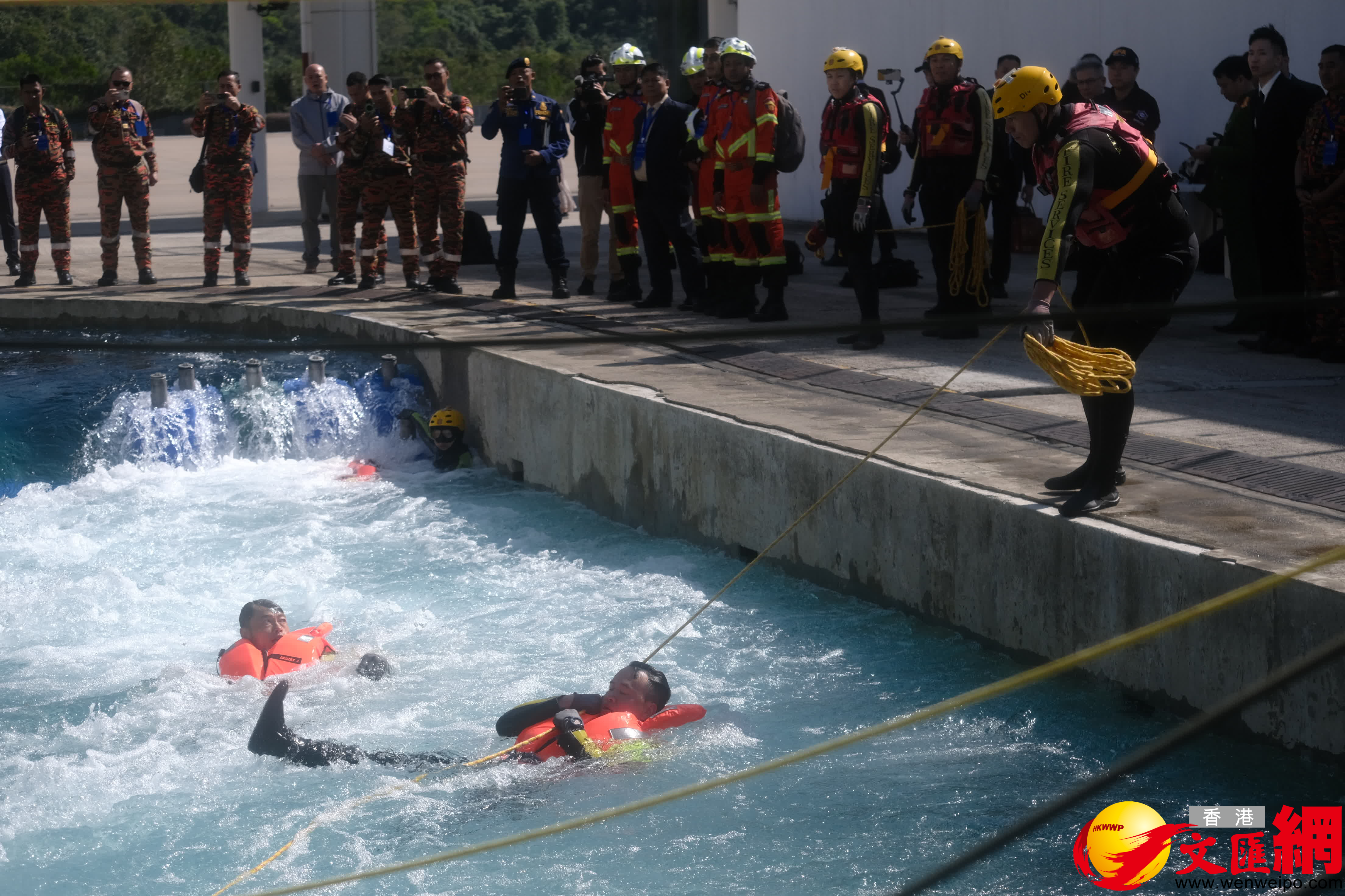 水上救援演習。香港文匯報塗穴攝