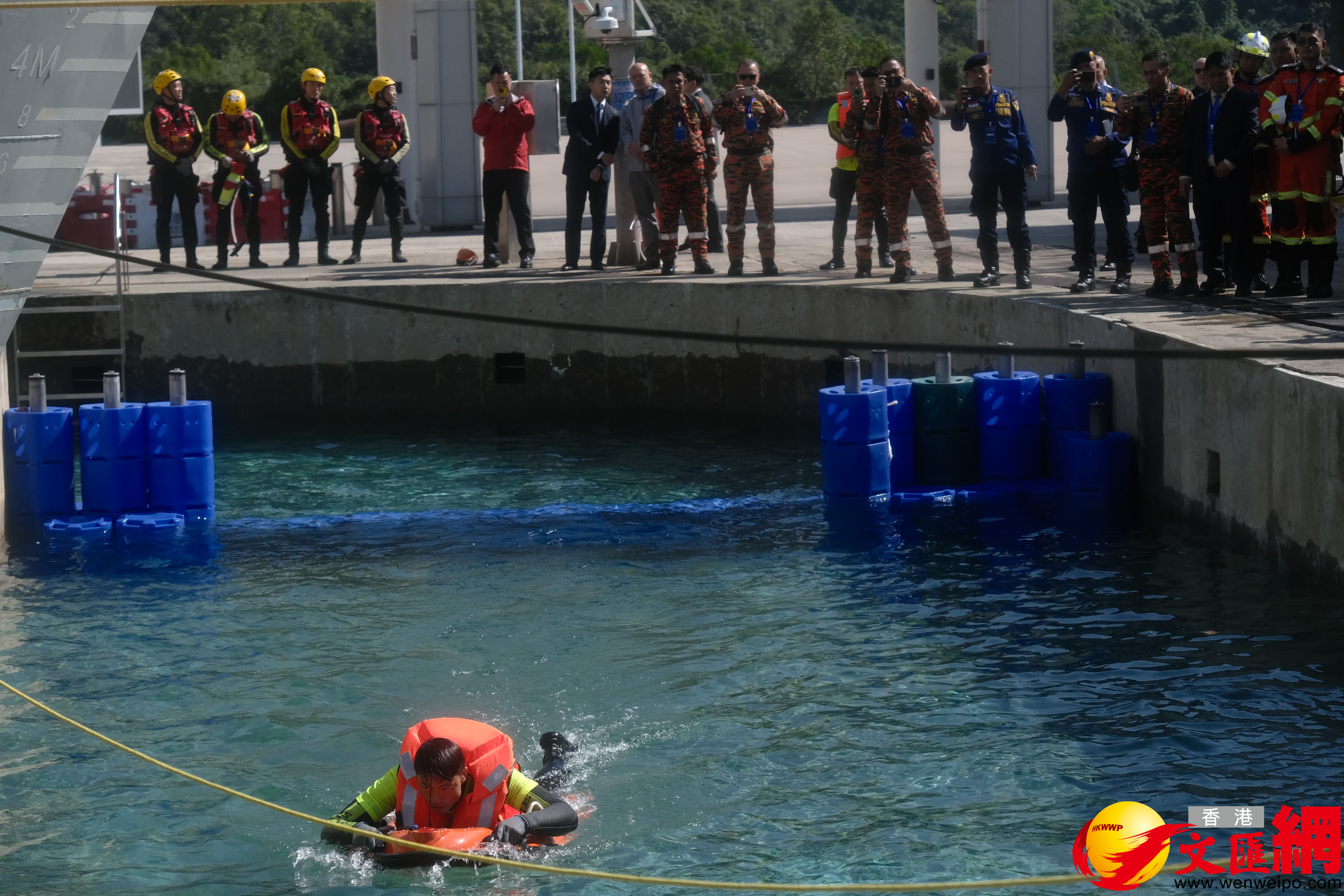 水上救援演習。香港文匯報塗穴攝