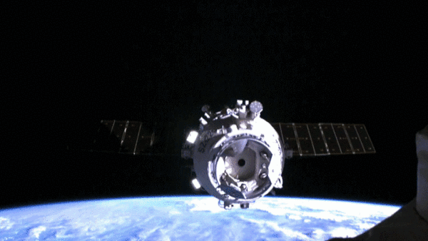 （有片）現場畫面！神舟二十二號飛船成功對接空間站