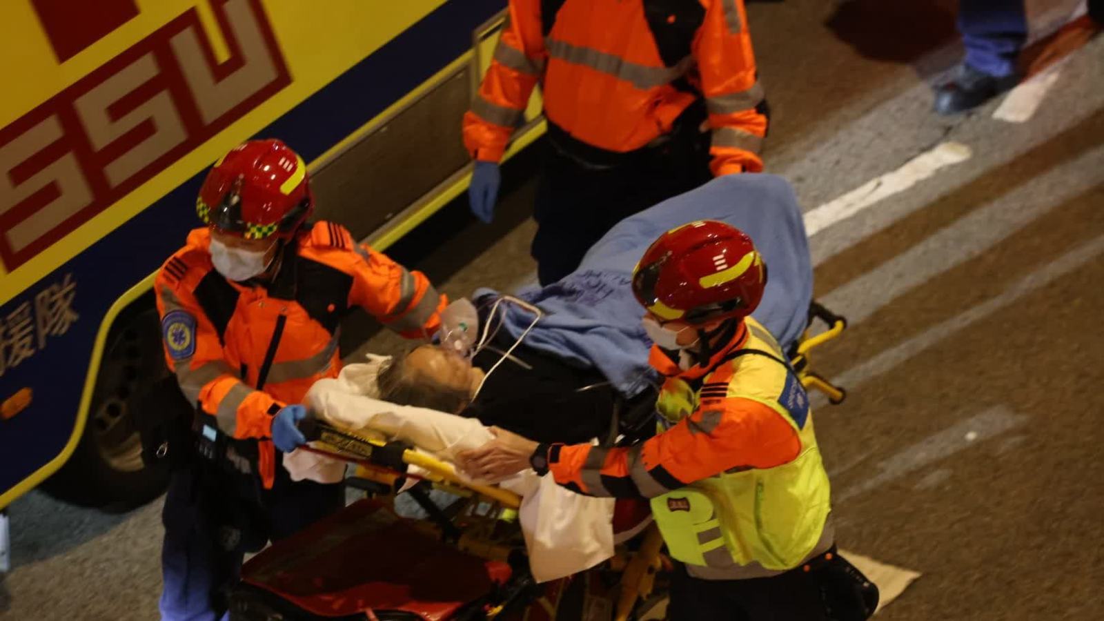 大埔宏福苑大火｜宏福苑五級火44死58傷　消防處陸續救出傷者