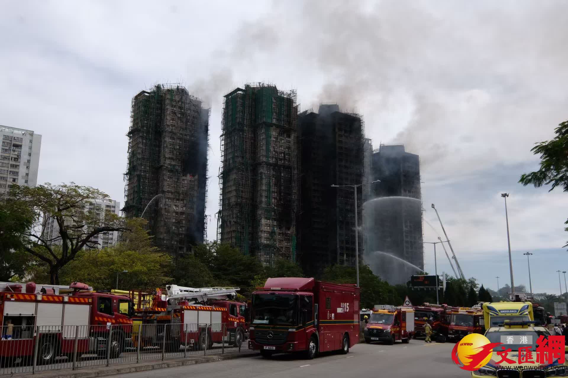 直擊27日中午火場情況。（香港文匯報記者涂穴攝）