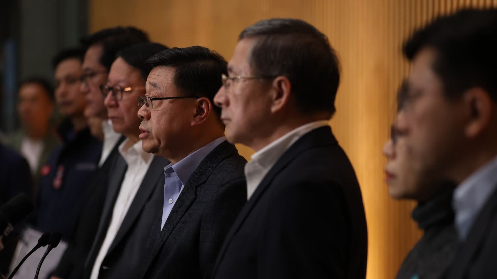 大埔宏福苑大火│李家超：政府所有慶祝活動取消　將舉辦悼念活動