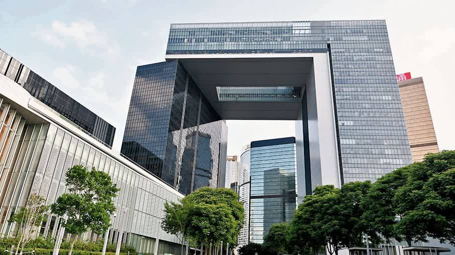 大埔宏福苑大火 | 明起全港所有政府建築物及設施下半旗　18區設弔唁處