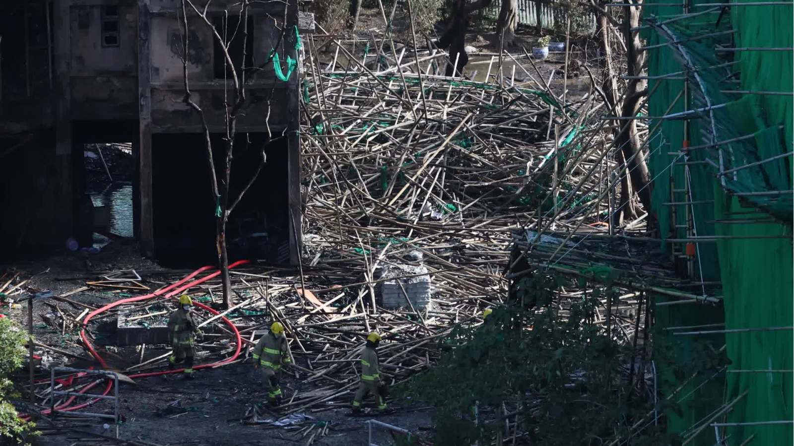 大埔宏福苑大火︱警方進入兩座大廈搜索　沒有發現任何遺體