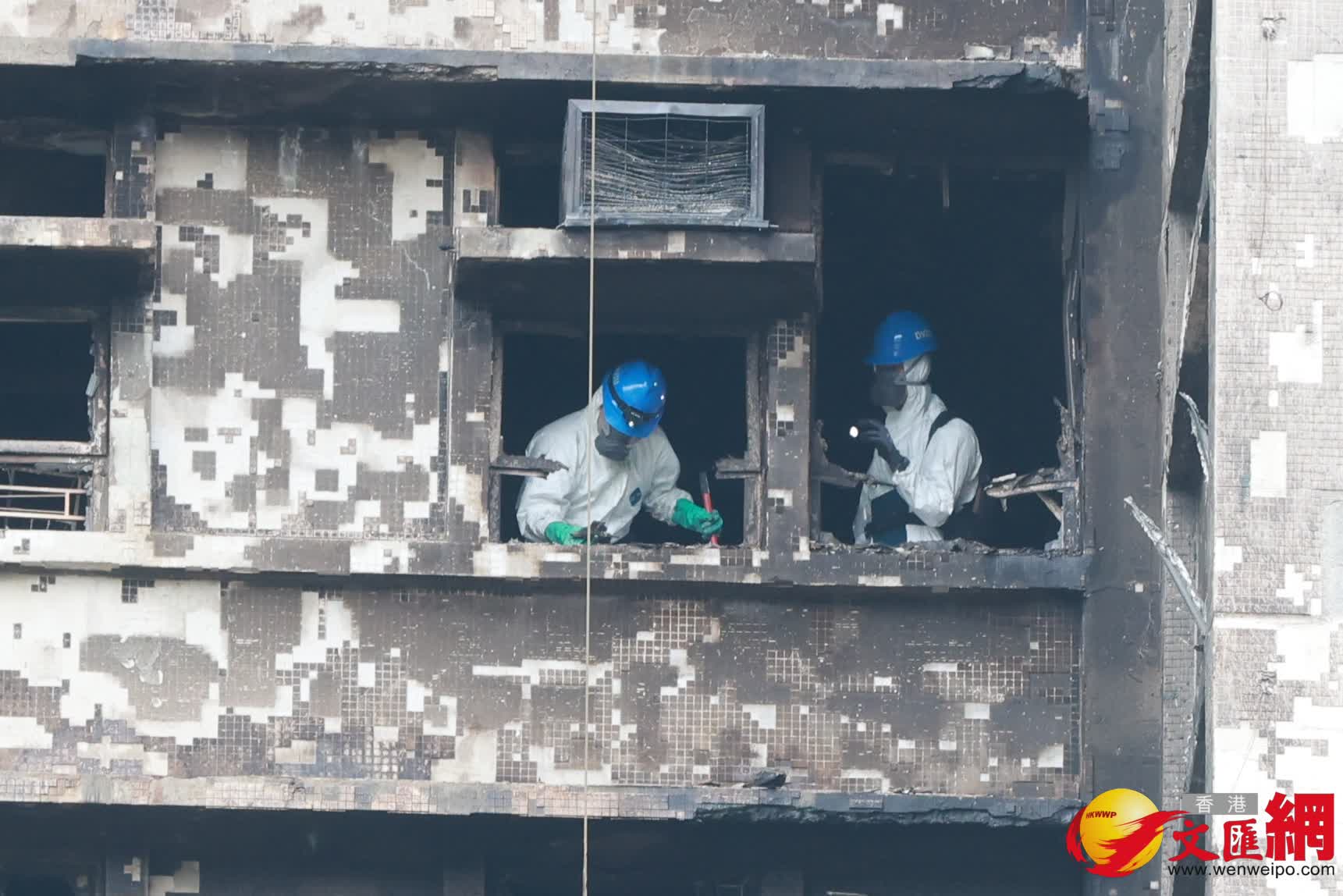 警方繼續到火災單位搜證。（香港文匯報記者 北山彥 攝）