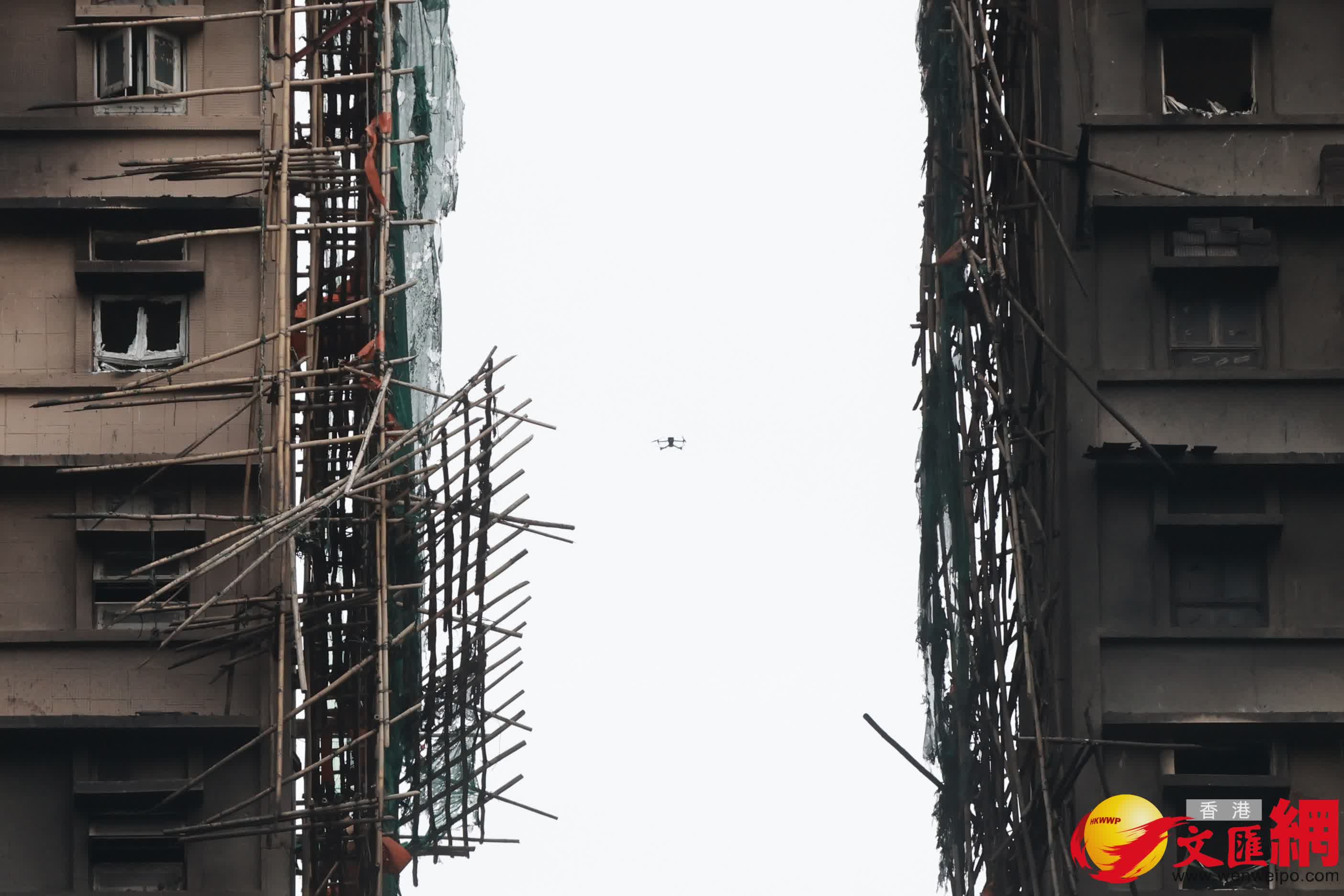 警方繼續到火災單位搜證。（香港文匯報記者 北山彥 攝）