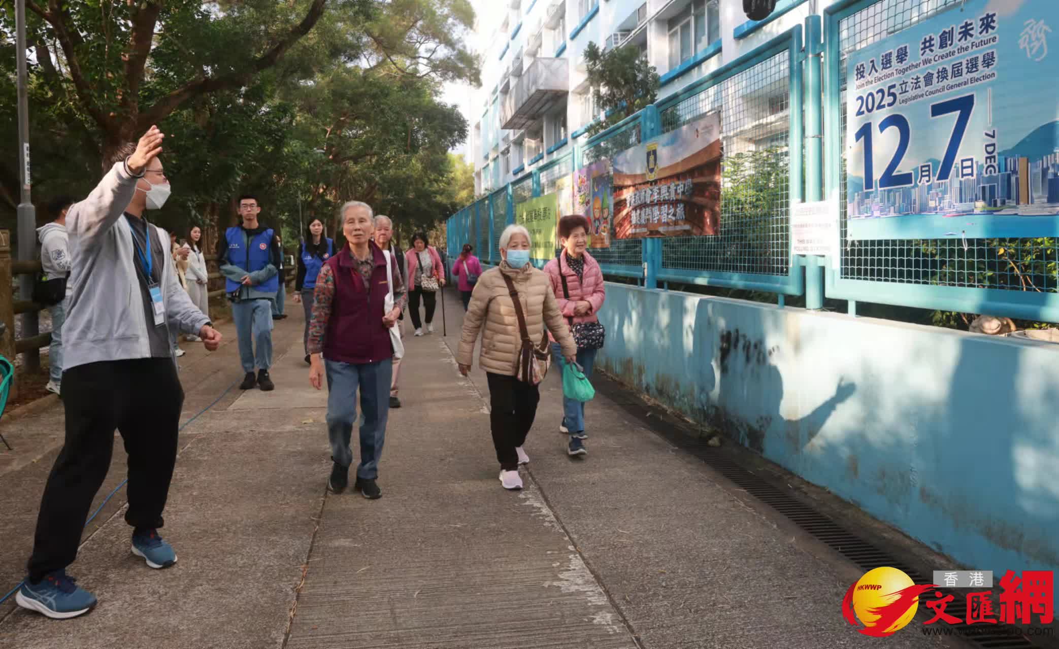 香港教師會李興貴中學投票站情況（香港文匯報記者郭木又攝）