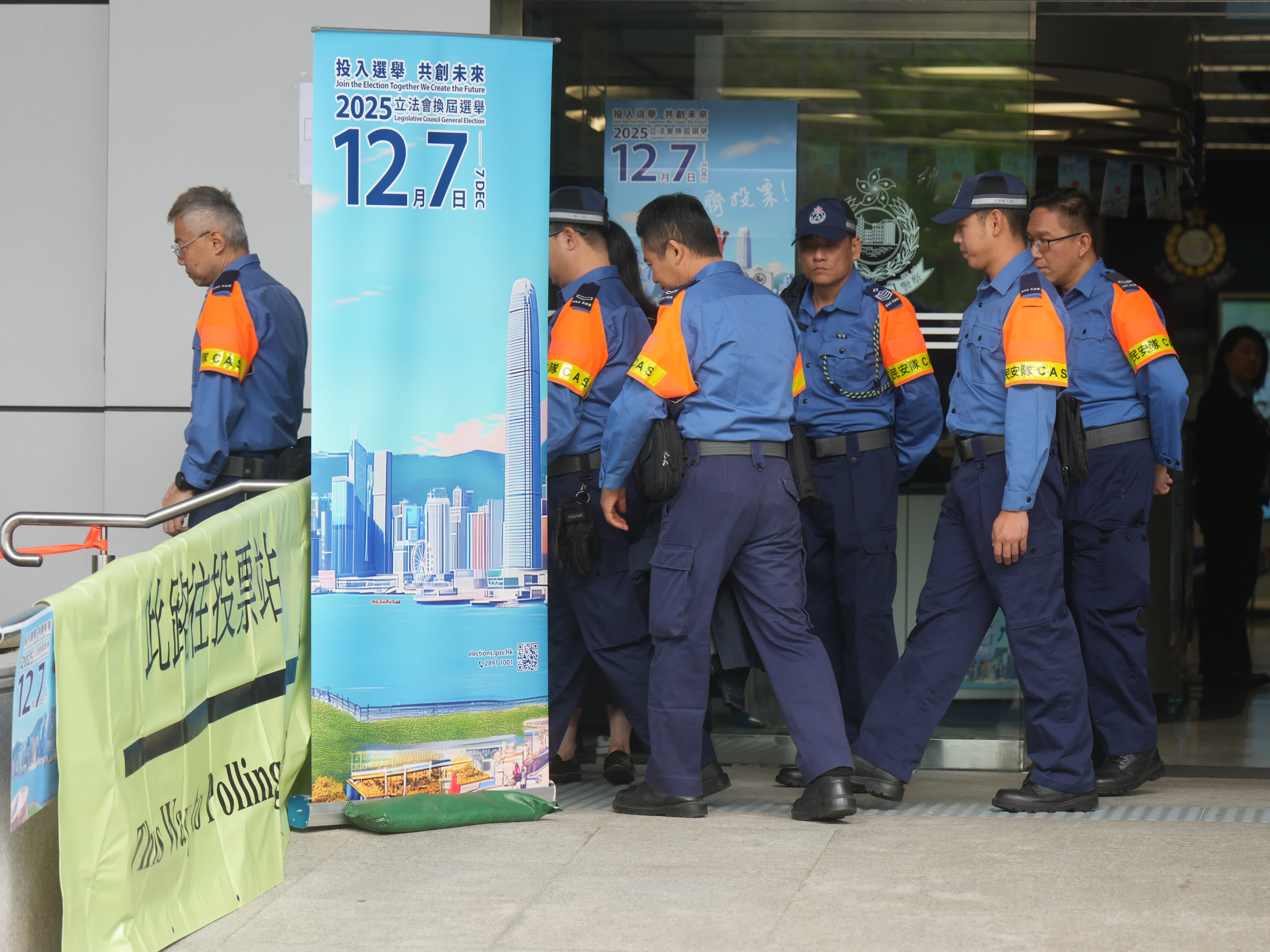 2025年立法會(huì)換屆選舉今日（7日）舉行，公務(wù)員專屬投票站運(yùn)作順利。（大公報(bào)記者黃洋港攝）