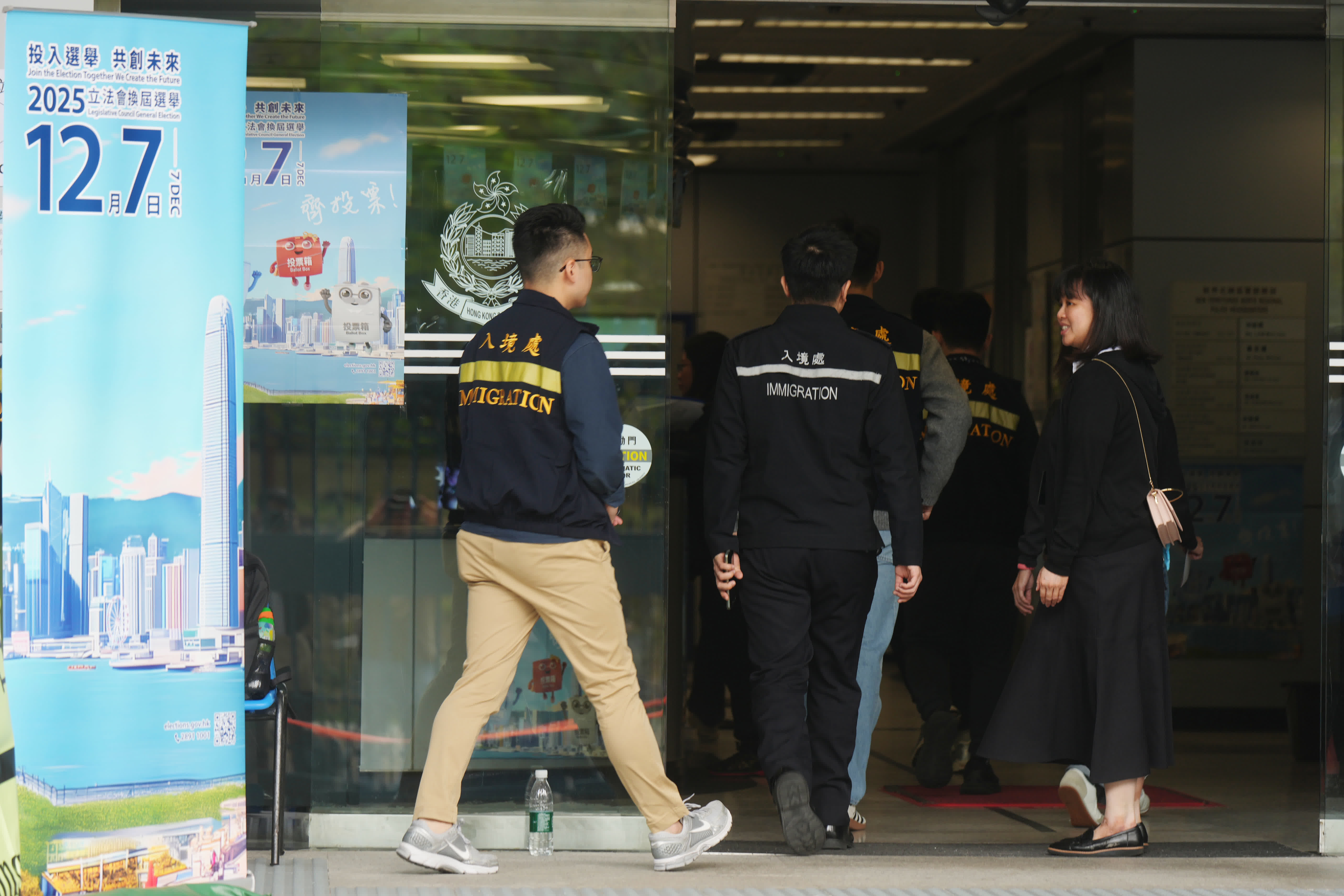 2025年立法會(huì)換屆選舉今日（7日）舉行，公務(wù)員專屬投票站運(yùn)作順利。（大公報(bào)記者黃洋港攝）