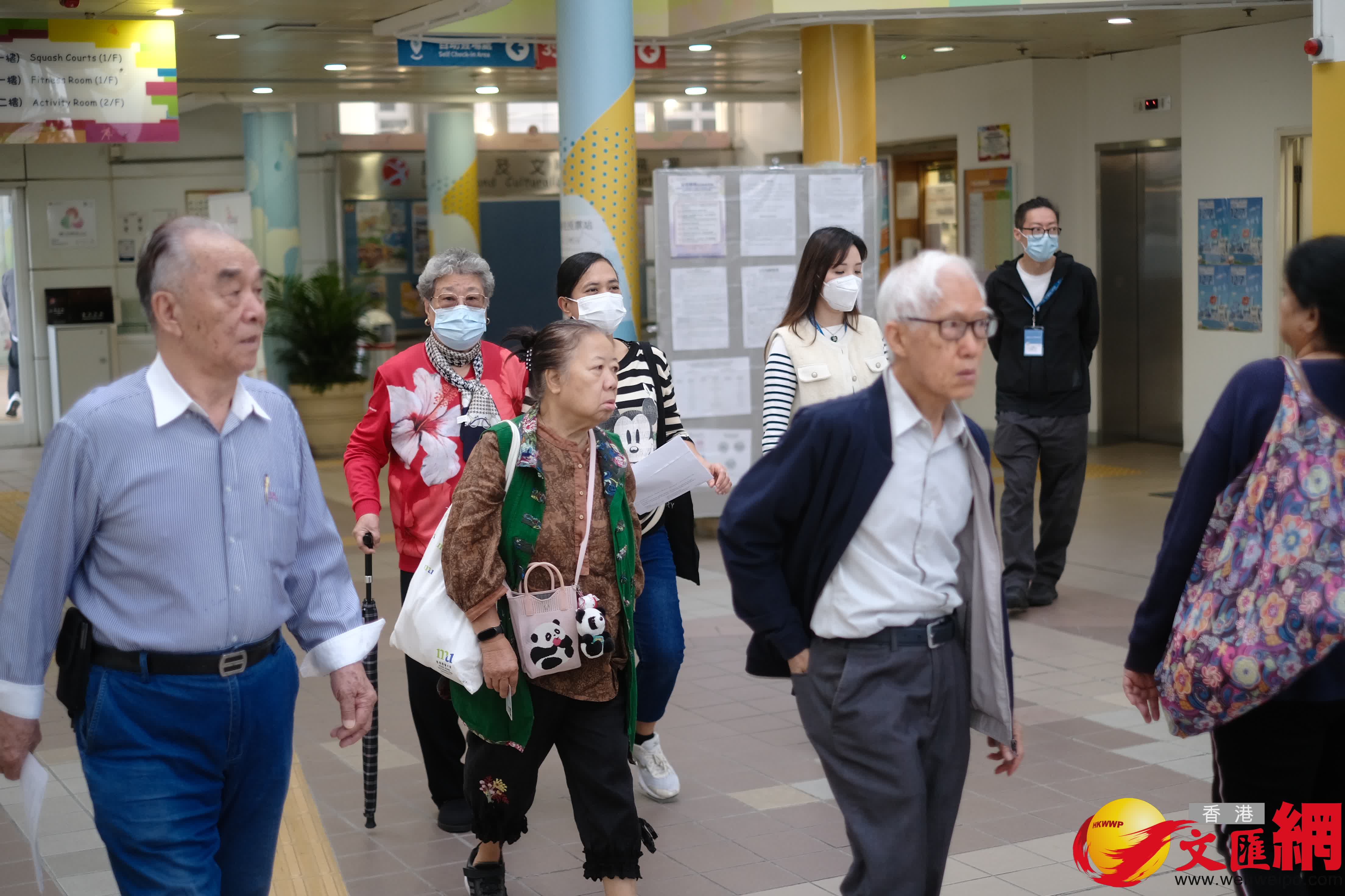 九龍公園少數(shù)族裔票站投票順暢。（香港文匯報(bào)涂穴攝）
