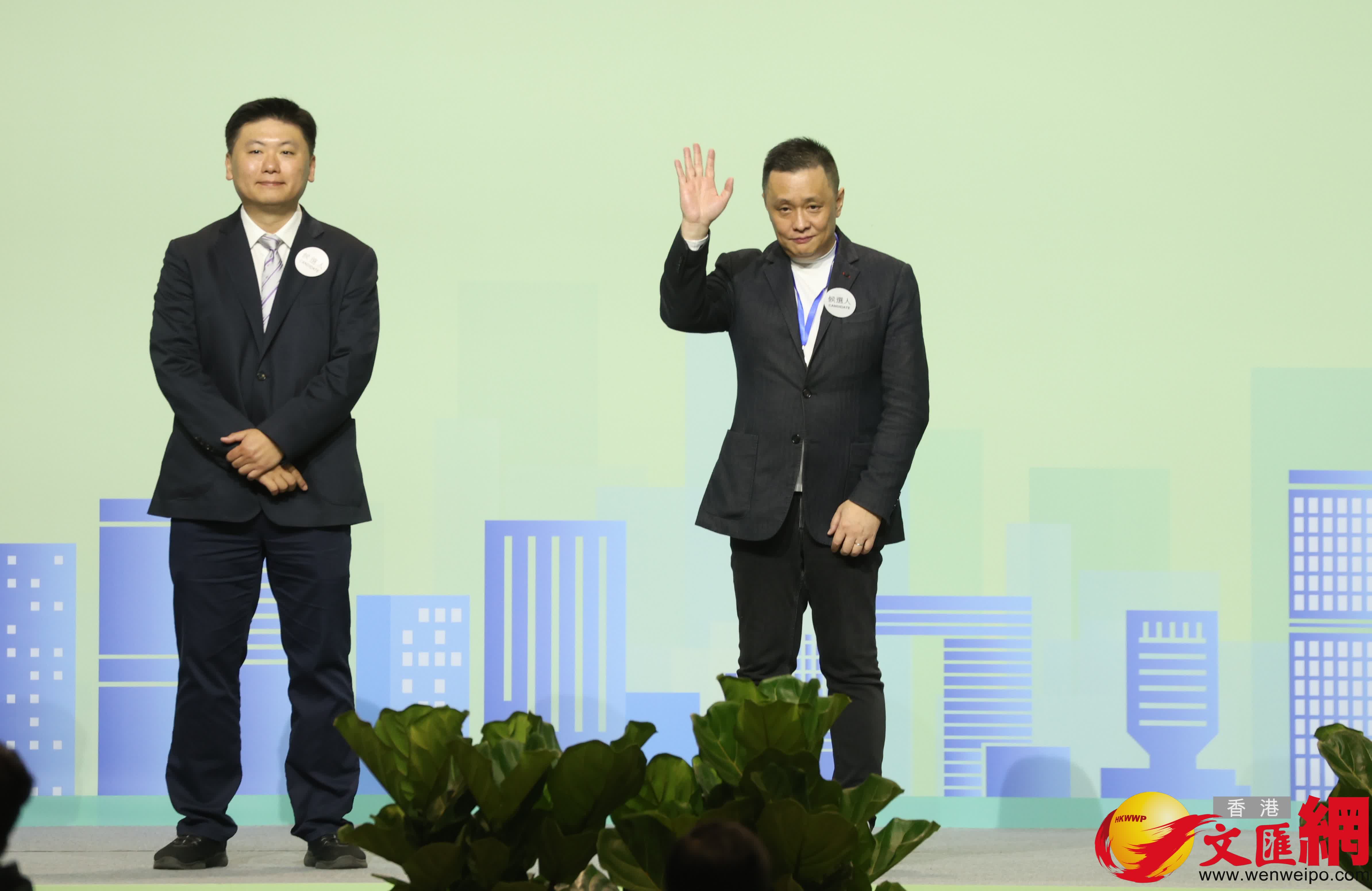 功能界別教育界，鄧飛（右）當選。（香港文匯報記者曾興偉攝）