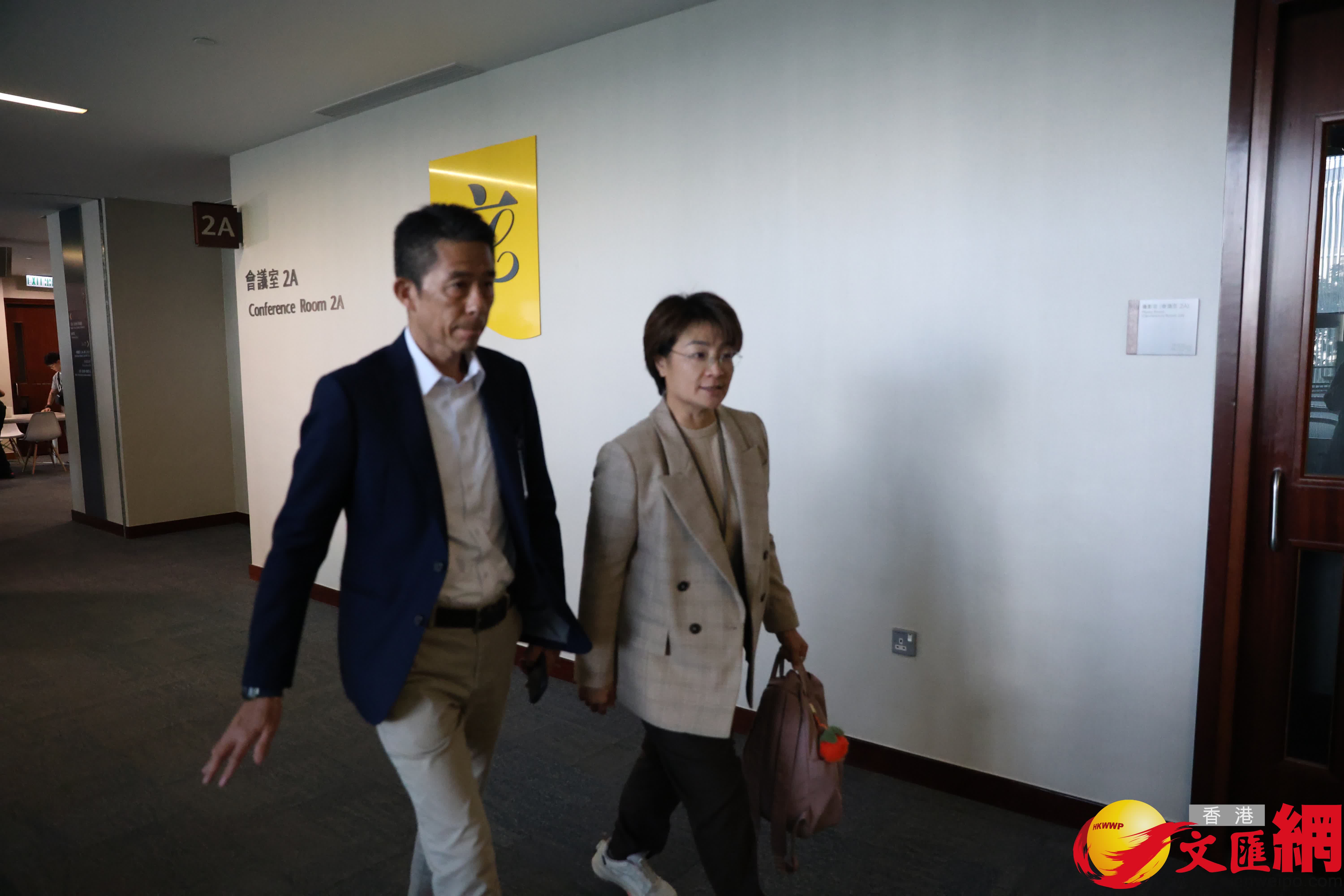 立法會事務簡介會，票后方國珊於簡介會開始後始出現。（香港文匯報記者萬霜靈攝）