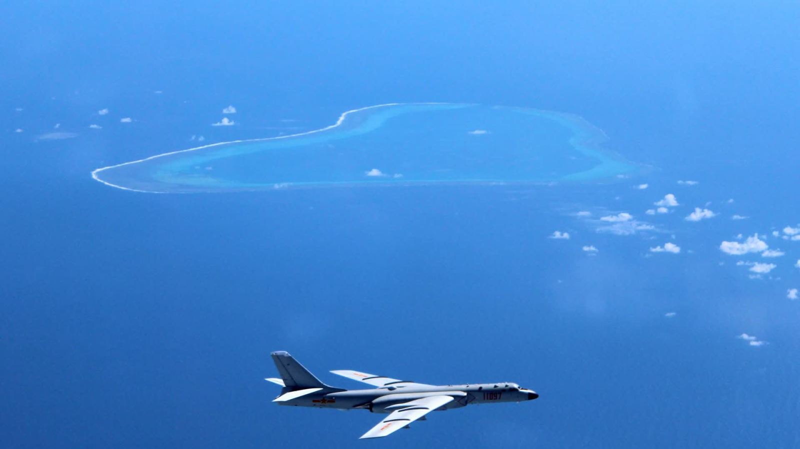 菲飛機非法侵入中國黃岩島領空　南部戰區：強力警告　堅決驅離