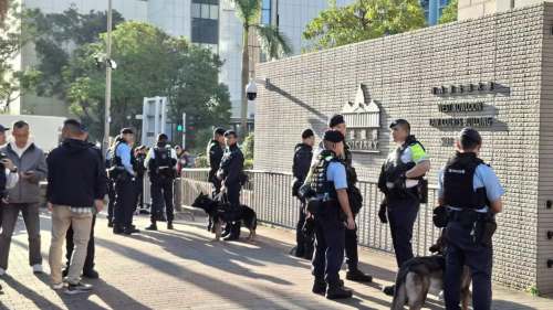 （圖集）黎智英案判決｜警方嚴陣以待　反恐特強隊、裝甲車出動
