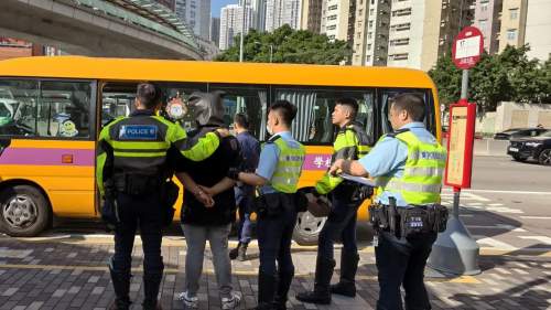 搭載學童校巴觀繞「舞龍」 24歲司機疑吸食大麻涉毒駕被捕