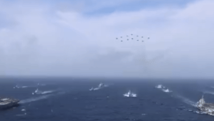 （有片）大國巨艦劈波斬浪　回顧山東艦硬核名場面