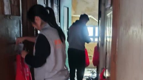 牛頭角住宅火警夫婦吸入濃煙不適 逾百人疏散暫避