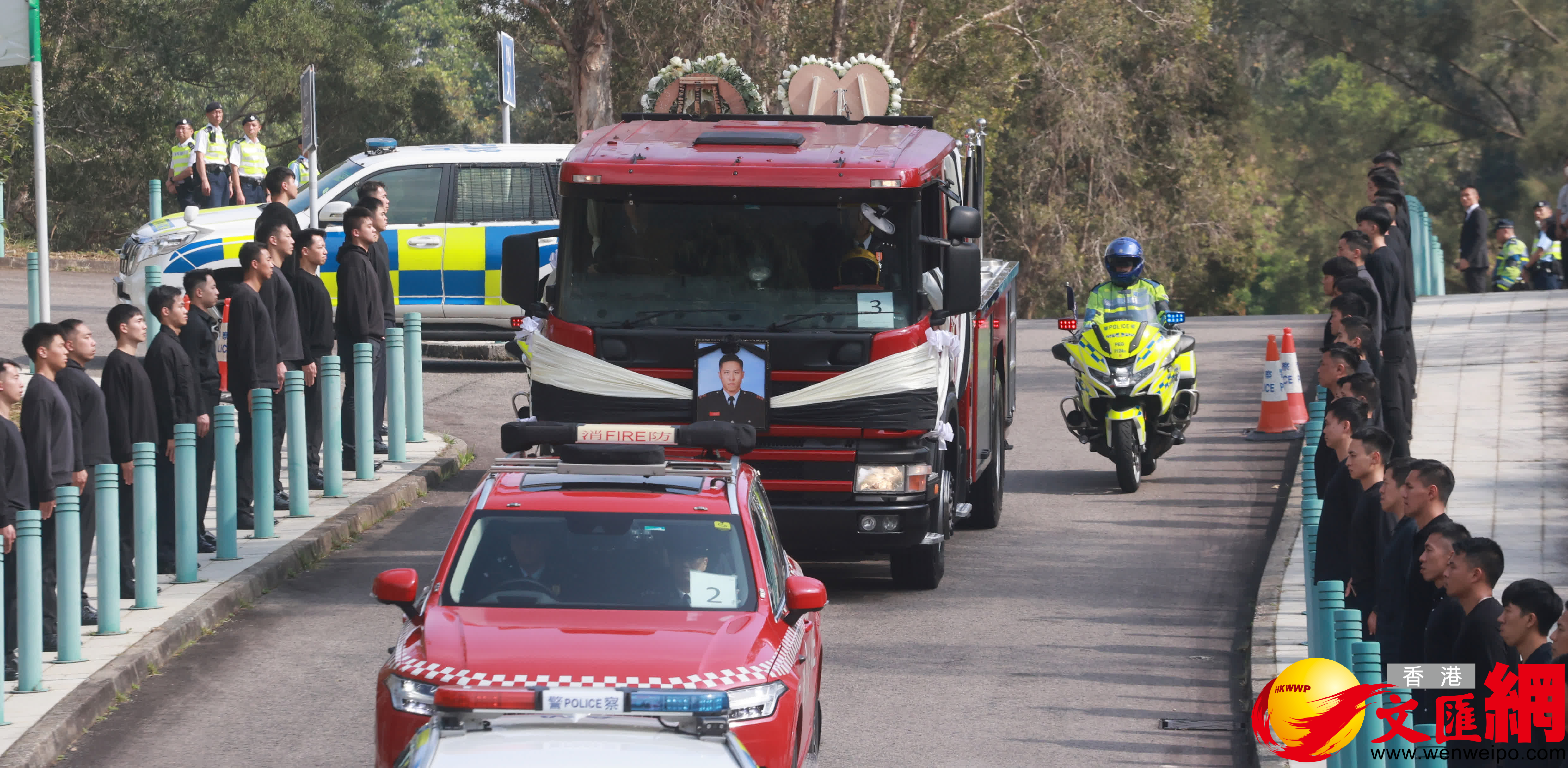 靈車抵達和合石墳場內的浩園，進行安葬儀式。（香港文匯報記者郭木又攝）