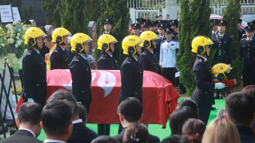 （多圖）大埔宏福苑大火︱殉職消防隊目（追授）何偉豪安葬浩園