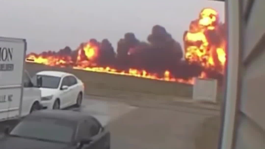 突發！美國一飛機墜毀　前賽車手全家罹難