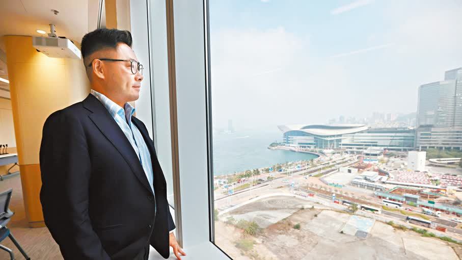 葉傲冬牢記父訓「幫街坊不求名利」！民生事大小不懈 | 候任議員專訪