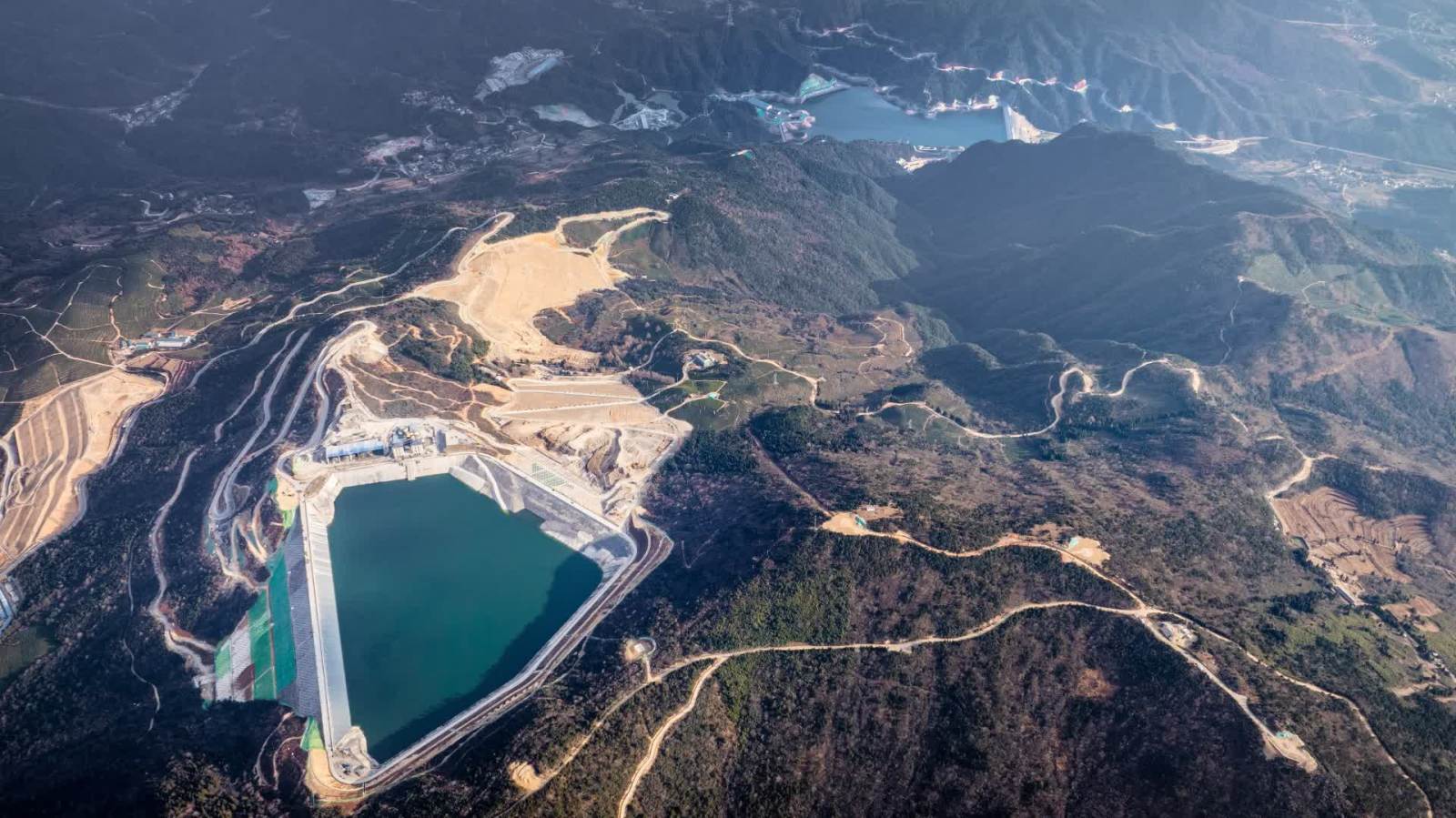 關鍵突破！我國單機容量最大抽水蓄能電站首台機組併網發電