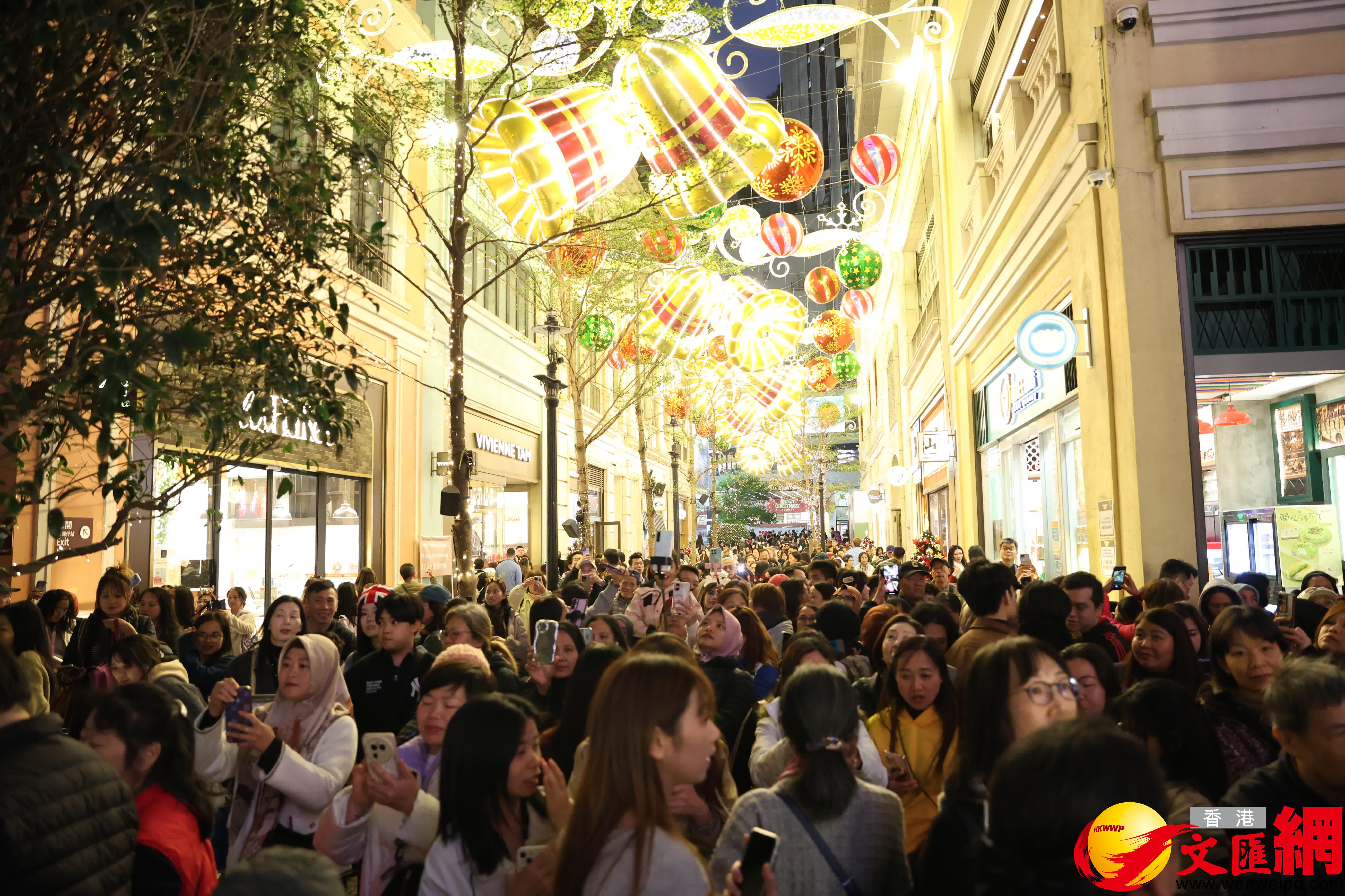 東北季候風正影響廣東沿岸，本港今早相當清涼，天文台早上錄得最低氣溫14度。香港文匯報記者萬霜靈攝