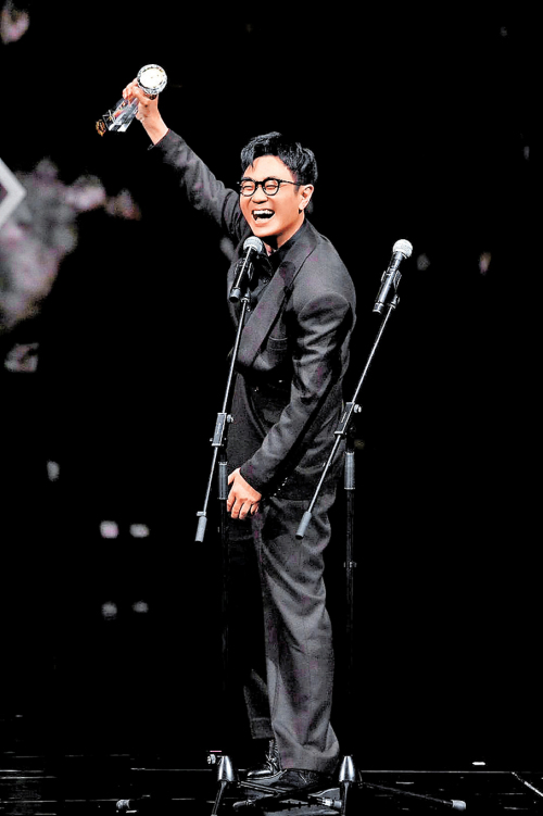 影展再封后寄語破碎缺口照進光  章子怡鼓勵十歲女兒勇敢做自己