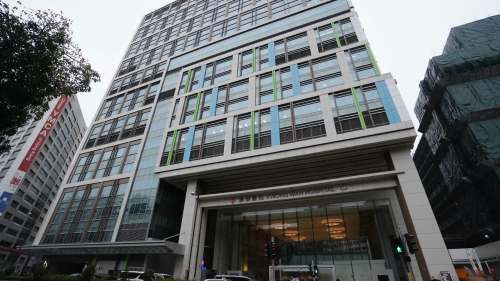 油麻地途人捱貨車撞重創 昏迷送院不治