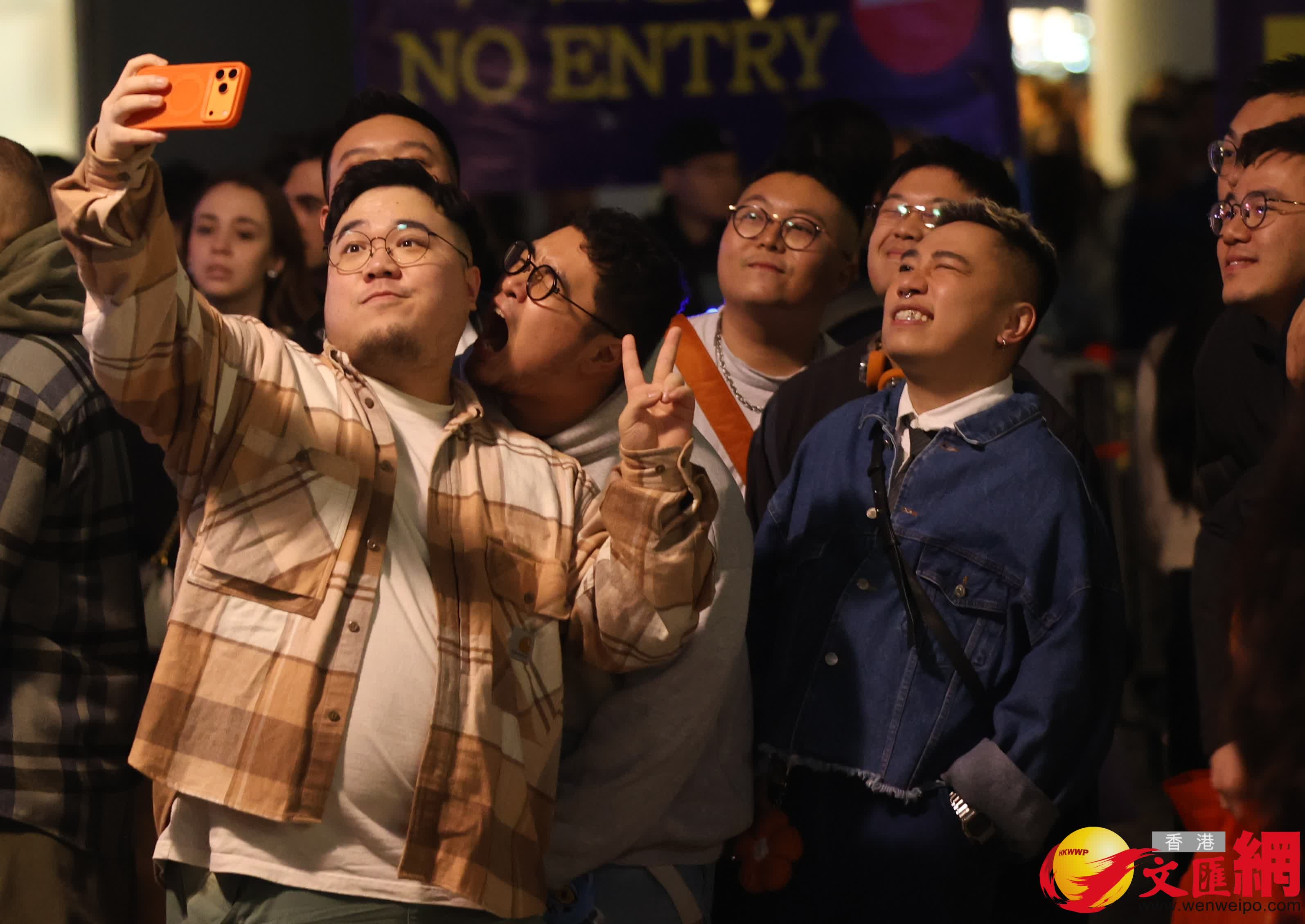 尖沙咀除夕倒數。（香港文匯報記者 曾興偉 攝）