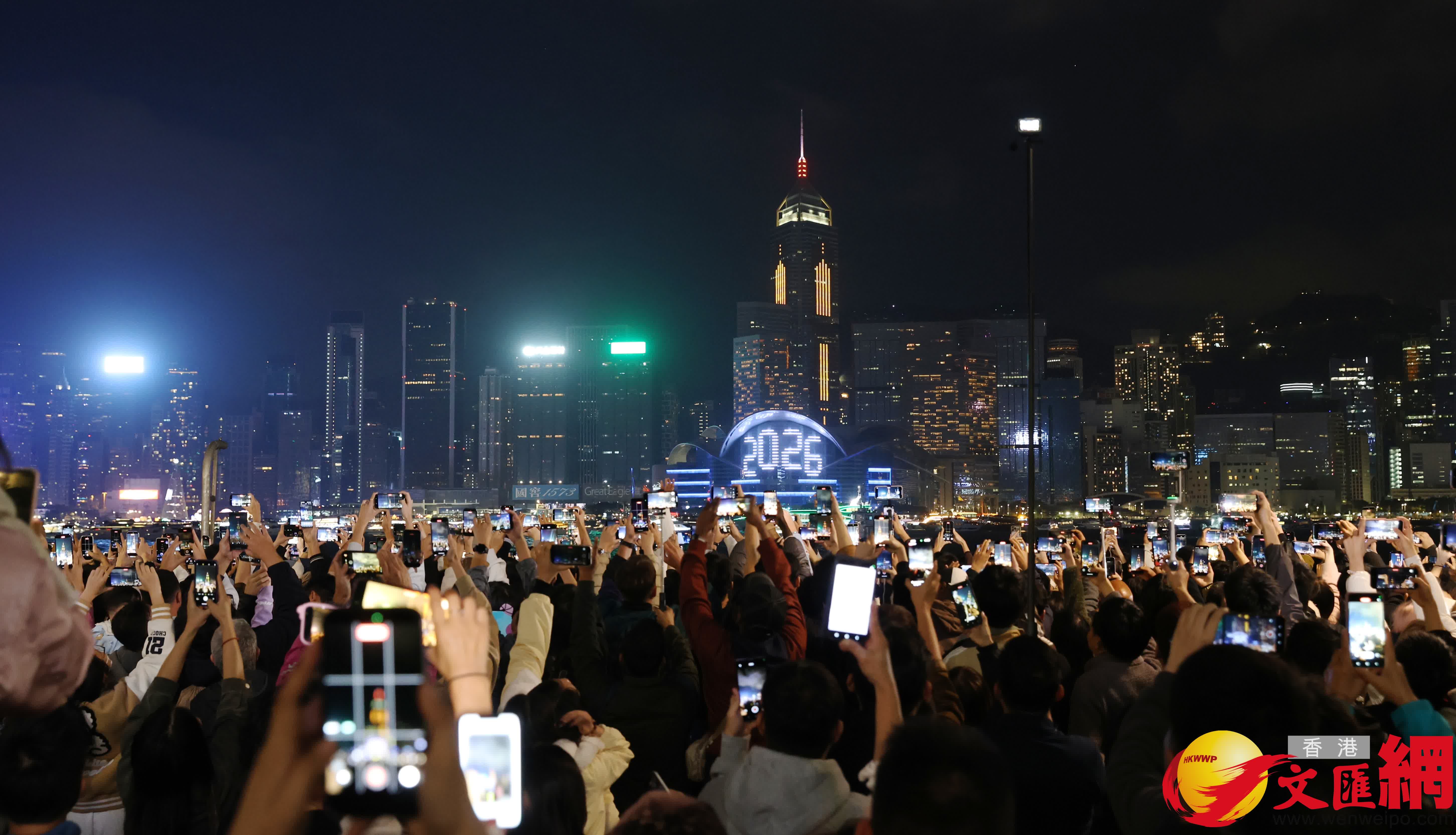 尖沙咀除夕倒數。（香港文匯報記者 曾興偉 攝）