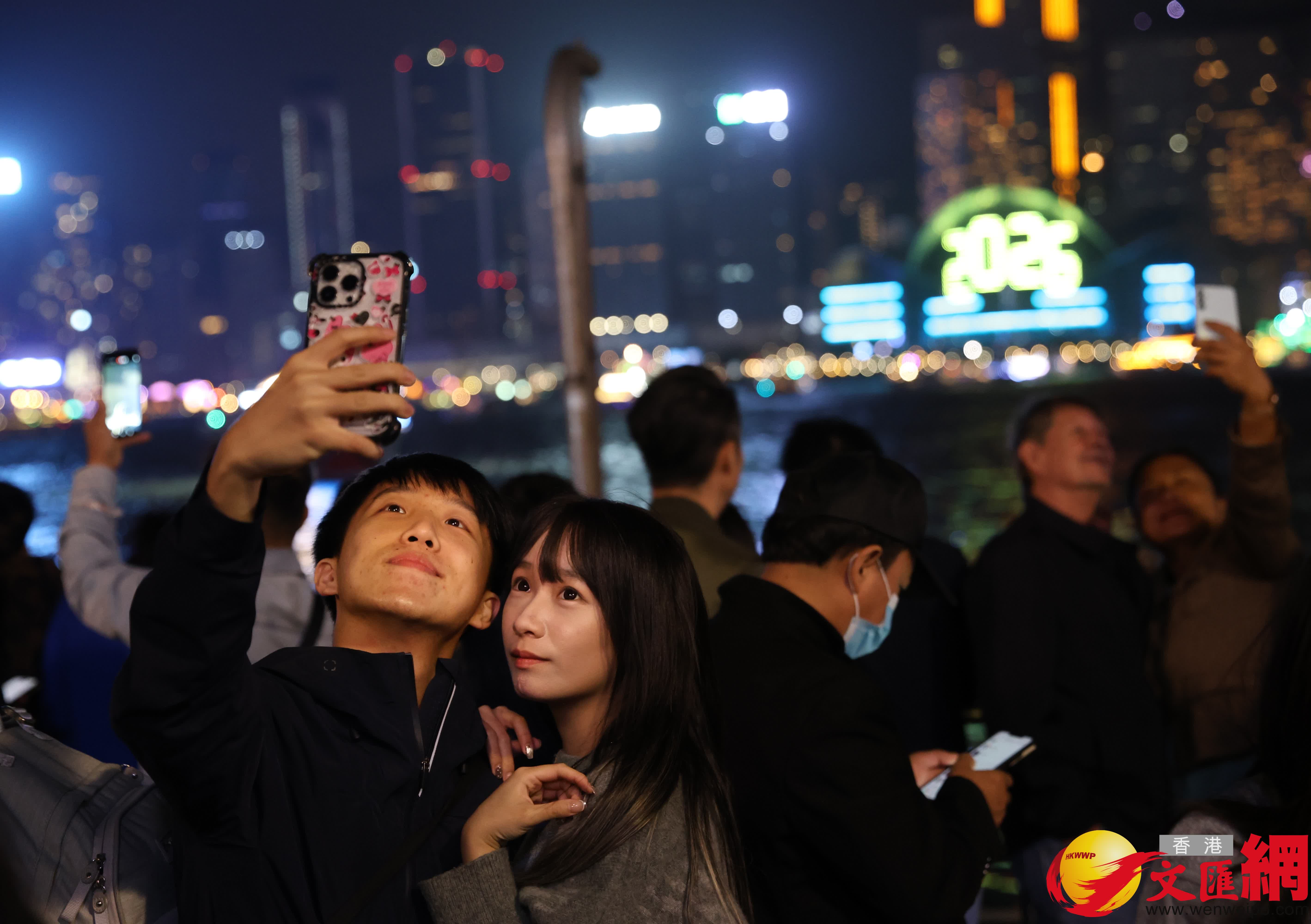 尖沙咀除夕倒數。（香港文匯報記者 曾興偉 攝）